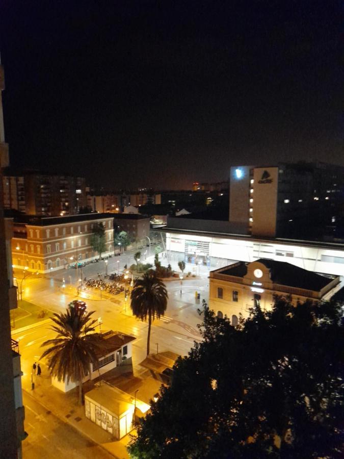 Estudio Frente A Estacion Maria Zambrano マラガ エクステリア 写真